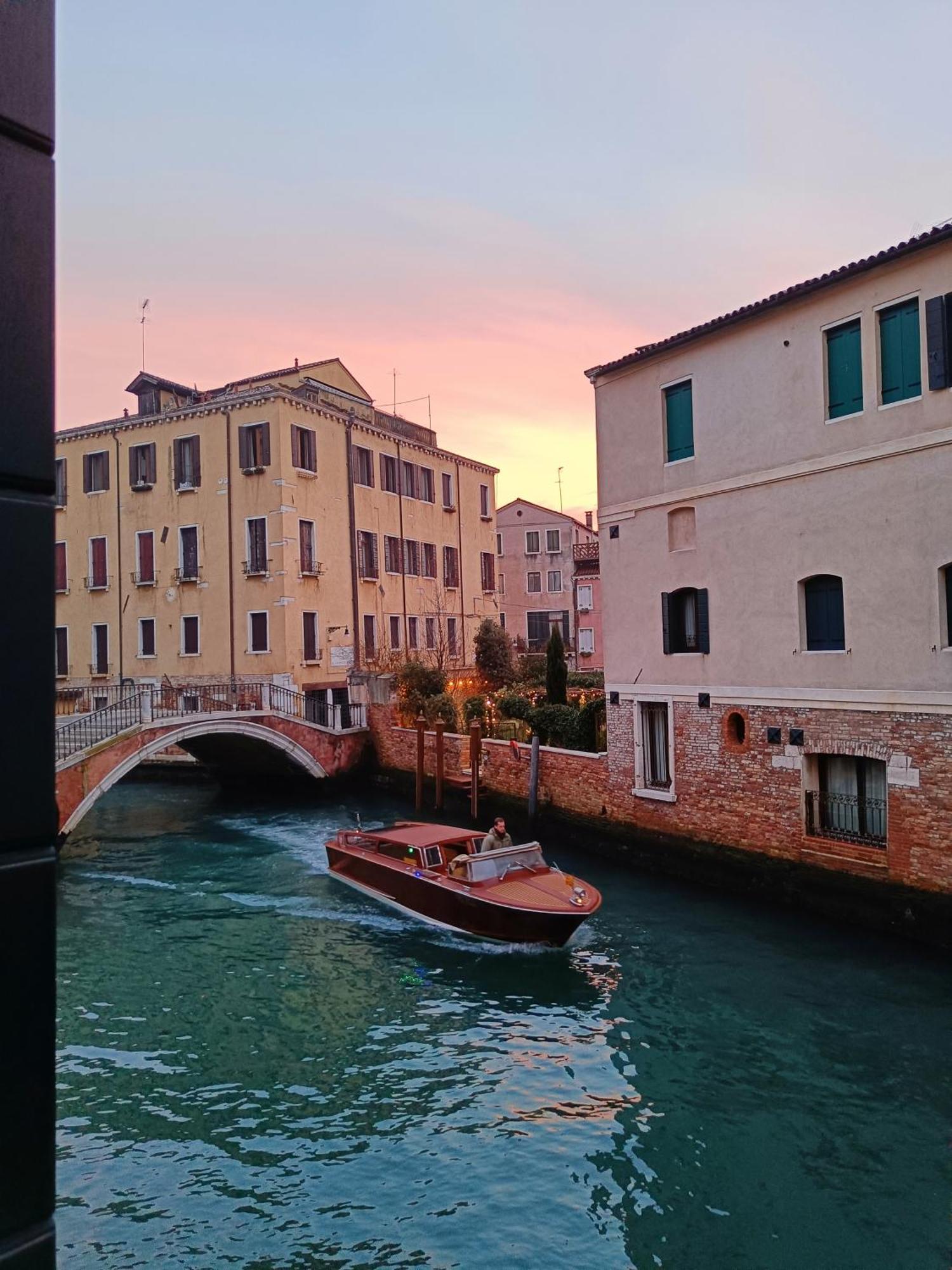 Ca' Dino Venice - Canal View ภายนอก รูปภาพ