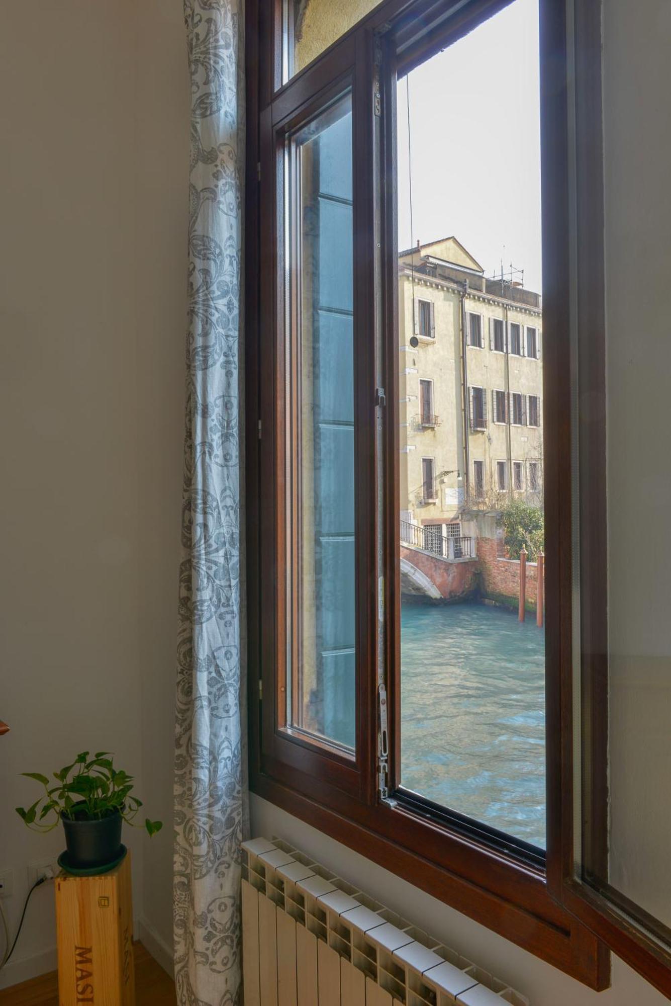 Ca' Dino Venice - Canal View ภายนอก รูปภาพ